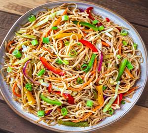 Veg hakka noodles [serves 1]