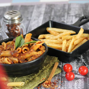 Marinara Pasta (300 ml) With Jamican French Fries (medium Portion)-Veg