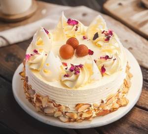 Rabdi Gulab Jamun Eggless Cake