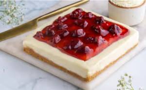 Strawberry Cheesecake (500 Gms) Square