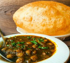 Chole Bhature[2 Bhature]