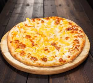 Cheese corn pizza