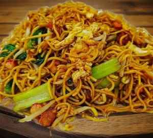 Hong Kong Egg Hakka Noodles
