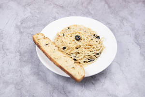 Aglio Olio Peperoncino Pasta[serves 2-500ml]