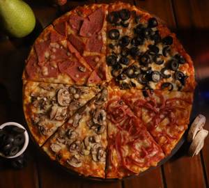 Quattro Stagioni (non-veg )