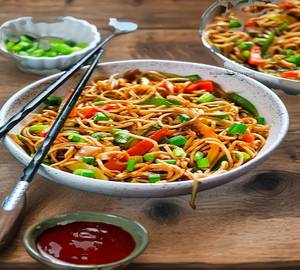 Hong Kong Mixed Hakka Noodles