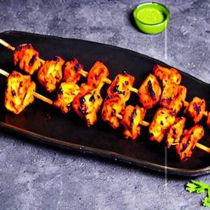 Chicken Lehsuni Dhania  Tikka 