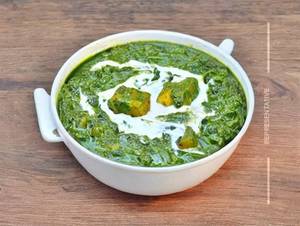 Palak paneer                                                             