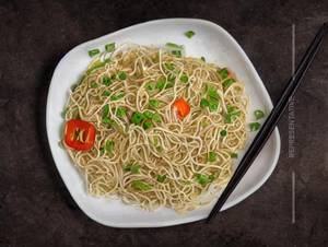 Pan Fried Noodles Egg