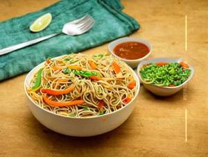 Hakka Veg  Noodles