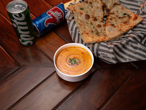 Cheese Stuffed Naan With Gravy