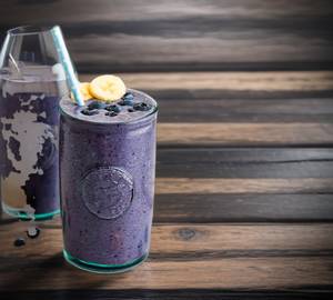 Black currant milkshake