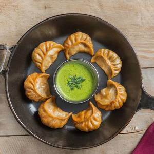 Chicken schezwan momo [6 pieces]