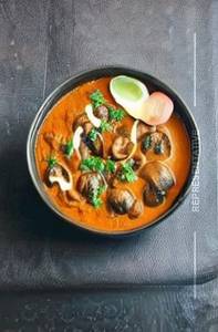 Mushroom butter masala