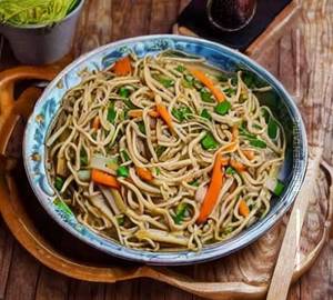 Veg Noodles Gravy