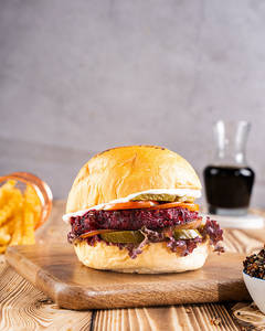Grilled Beetroot Quinoa Burger (vegan)