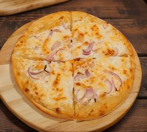 Onion pizza