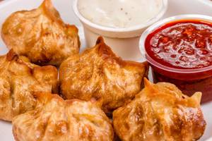 Darjeeling Fried Paneer Momos [6 Pieces]