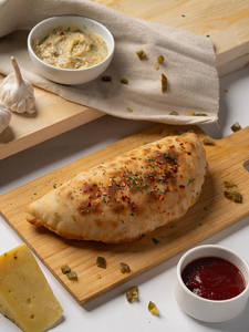 Jalapeno Sundried Tomato Garlic Bread (200gm)