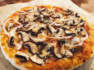 Mushroom Onion 7 Inch Pizza