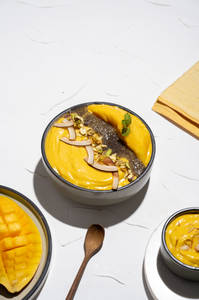 Mango Lemongrass & Coconut Smoothie Bowl (300gm)