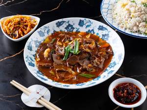 Lamb In Roasted Garlic Sauce