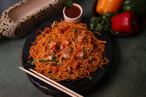 Chicken Chilli Garlic Noodles( Chef Special )