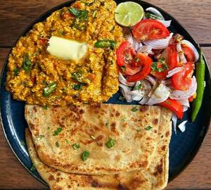 Paneer Bhurji with 2 paratha and salad