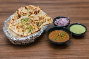 Chur Chur Naan With Amritsari Chola
