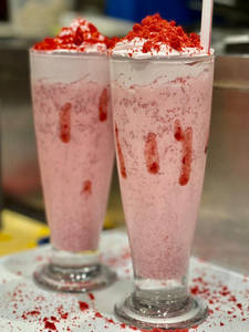 Red Velet Cheese Cake Shake