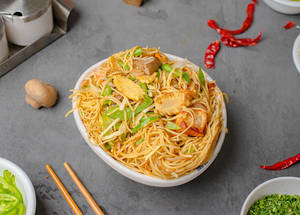 Veg Hakka Noodles