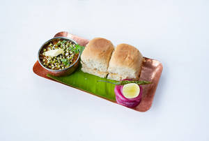 Wheat Pav With Sprout Bhaji