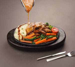 Sizzling Chicken with Garlic Sauce