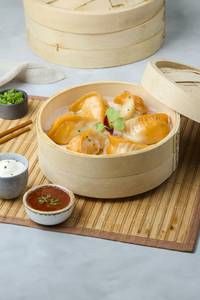 Chicken Schezwan Momo with Momo Chutney