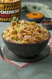 Chicken Hakka Noodles - Half (500 ml)