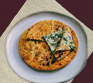 Tawa Paneer Paratha ( 2 Paratha+Dal+Pickle)