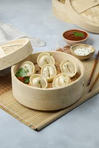 Classic Veg Momo with Momo Chutney
