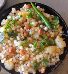 Sabudana khichdi with card