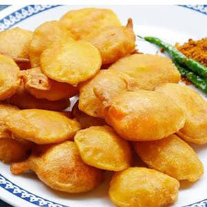 Aaloo Pakodi 300G with Tomato sauce