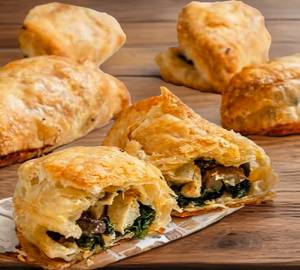 Chettinad Chicken Puff