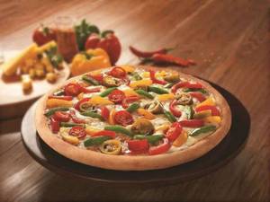 Red paprika pizza