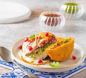 Aloo Tikki With Curd