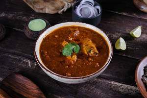 Dhaba Tawa Masala Gravy Chaap