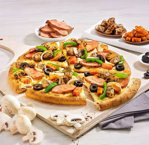 Non-veg Extravaganza Pizza