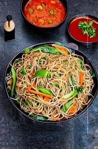 Vegetable Hakka Noodles