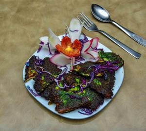 Tawa Fried Chicken (Spinach)
