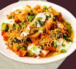 4 Phuchka Chaat [ Pani Puri] + 10 pcs Pani puri