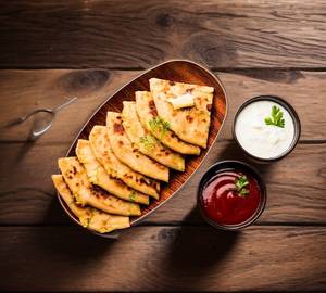 2 tandoori roti + Aloo Soyabean Sabji [ 250 ml]