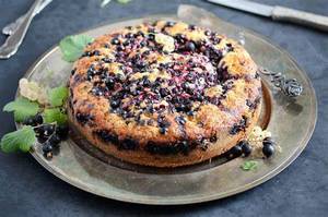 Blackcurrant cake cakes