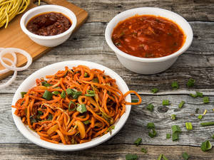 Veg Triple Noodle With Gravy